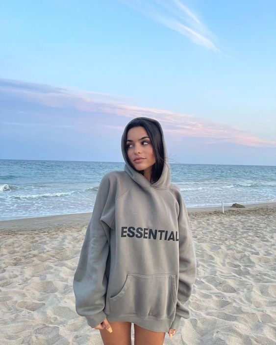Essentials Clothing: The Perfect Blend of Comfort and Style